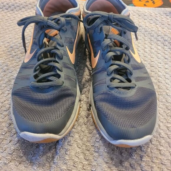 Women's Nike Running Shoes - Picture 6 of 7